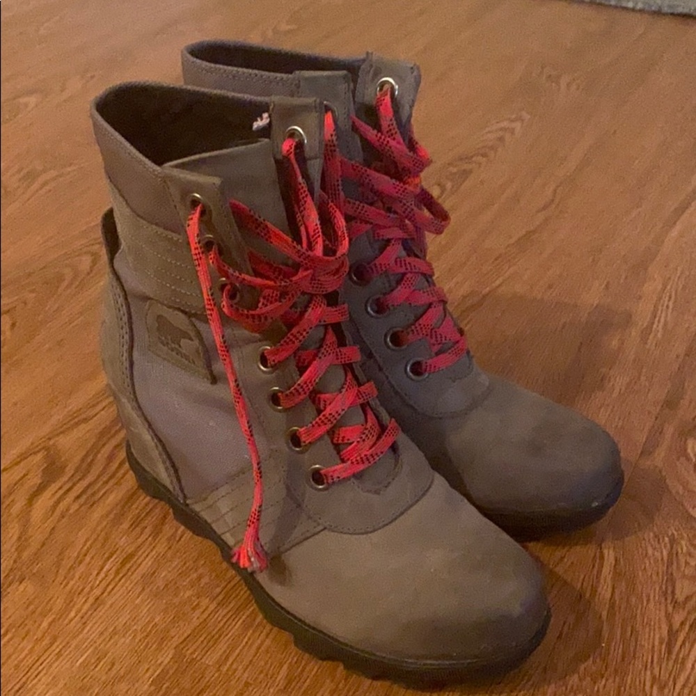Sorel lace up boots